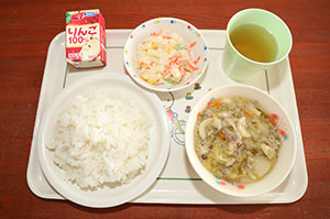シール貼り　ーカタツムリー　　ひよこ