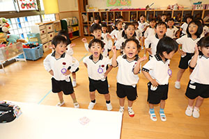 朝の会の様子　ー歌ー　ばら・すみれ
