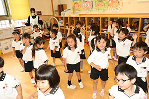 パイナポー体操頑張っています！　たんぽぽ・C・D