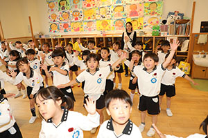 パイナポー体操頑張っています！　たんぽぽ・C・D