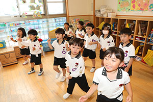 パイナポー体操頑張っています！　たんぽぽ・C・D