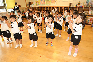 パイナポー体操頑張っています！　たんぽぽ・C・D