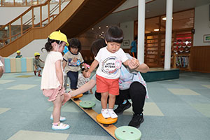 元気いっぱいサーキット遊び　ひよこ・あひる・ぺんぎん・こあら・ぱんだ・きりん
