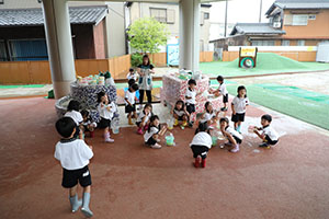 雨の日シャボン玉実験　ひまわり