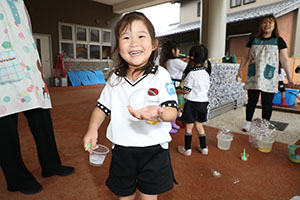 雨の日シャボン玉実験　ひまわり