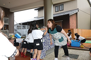 雨の日シャボン玉実験　ひまわり