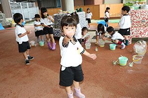雨の日シャボン玉実験　ひまわり