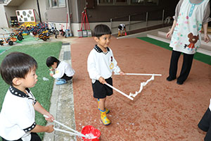 雨の日シャボン玉実験　ひまわり