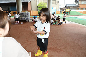 雨の日シャボン玉実験　ひまわり
