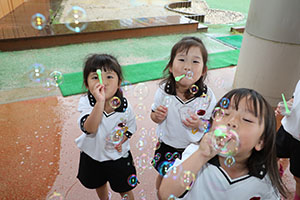 雨の日シャボン玉実験　ひまわり