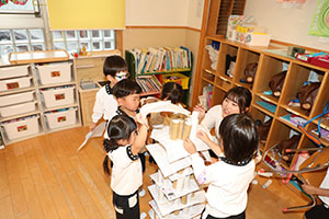 タワー作り　楽しかったね　すみれ・たんぽぽ