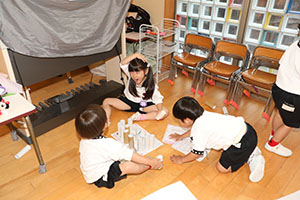 タワー作り　楽しかったね　すみれ・たんぽぽ
