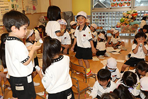 タワー作り　楽しかったね　すみれ・たんぽぽ