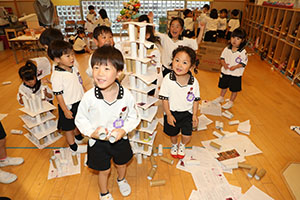 タワー作り　楽しかったね　すみれ・たんぽぽ