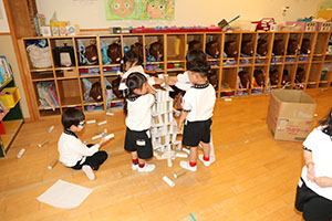 タワー作り　楽しかったね　すみれ・たんぽぽ