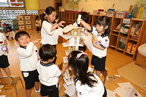 タワー作り　楽しかったね　すみれ・たんぽぽ