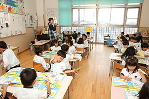 月刊絵本と雨の日水遊び！　B