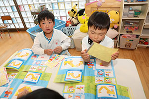 月刊絵本と雨の日水遊び！　B