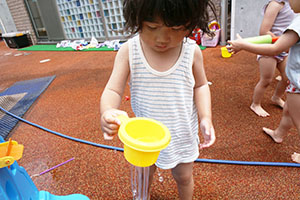 元気いっぱい水遊び　ぺんぎん