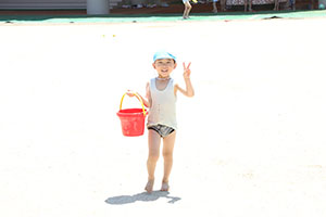 どろんこ遊びと砂遊び　ひまわり・さくら・ことり