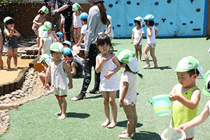どろんこ遊びと砂遊び　ひまわり・さくら・ことり