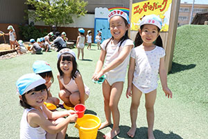 どろんこ遊びと砂遊び　ひまわり・さくら・ことり
