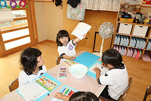 おたまじゃくしの観察　すみれ