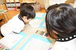 おたまじゃくしの観察　すみれ