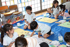 絵画教室　個性いっぱいの作品が完成　　A・B
