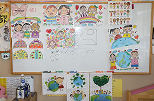 絵画教室　個性いっぱいの作品が完成　　A・B