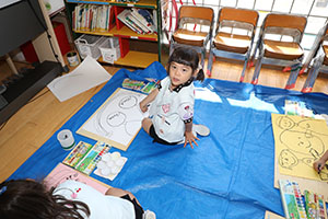 絵画教室　個性いっぱいの作品が完成　　A・B