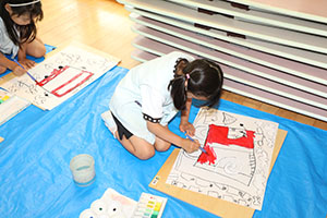 絵画教室　個性いっぱいの作品が完成　　A・B