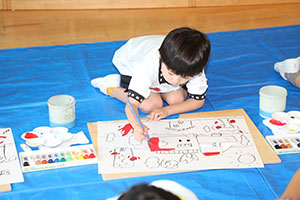 絵画教室　個性いっぱいの作品が完成　　A・B