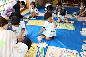 絵画教室　個性いっぱいの作品が完成　　A・B