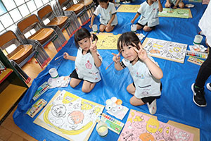 絵画教室　個性いっぱいの作品が完成　　A・B