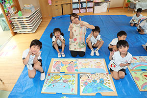 絵画教室　個性いっぱいの作品が完成　　A・B