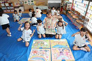 絵画教室　個性いっぱいの作品が完成　　A・B