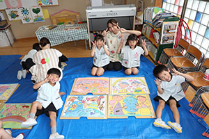 絵画教室　個性いっぱいの作品が完成　　A・B
