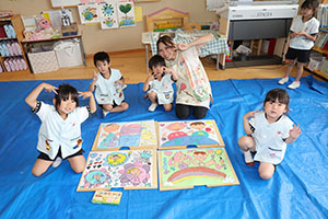 絵画教室　個性いっぱいの作品が完成　　A・B