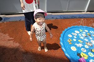水遊び楽しかったね　ひよこ・あひる・ぺんぎん