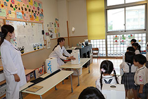 科学教室　「空気のパワー」について学びました　　ひまわり・さくら・たんぽぽ