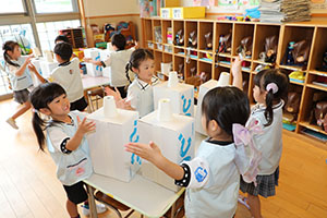 科学教室　「空気のパワー」について学びました　　ひまわり・さくら・たんぽぽ