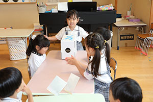 科学教室　「空気のパワー」について学びました　　ひまわり・さくら・たんぽぽ