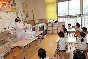 科学教室　「空気のパワー」について学びました　　ひまわり・さくら・たんぽぽ
