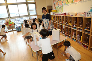 科学教室　「空気のパワー」について学びました　　ばら・すみれ