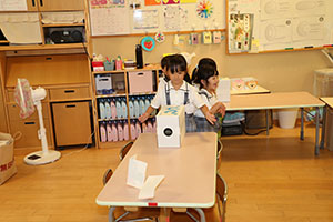 科学教室　「空気のパワー」について学びました　　ばら・すみれ