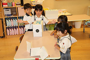 科学教室　「空気のパワー」について学びました　　ばら・すみれ