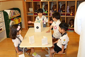科学教室　「空気のパワー」について学びました　　ばら・すみれ