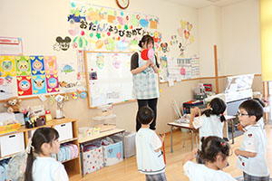 新聞紙じゃんけん遊び　すみれ