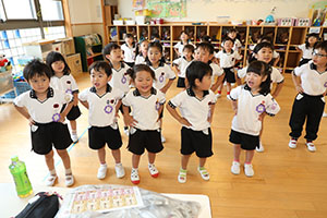 元気いっぱい歌っています♪　A・すみれ・りす